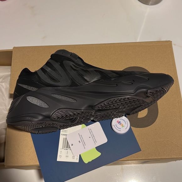 ADIDAS YEEZY 700 MVN TRIPLE BLACK main image 4